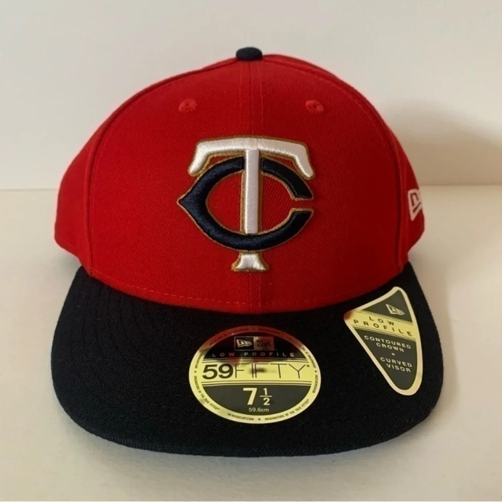NWT. NEW ERA Minnesota Twins Fitted Cap